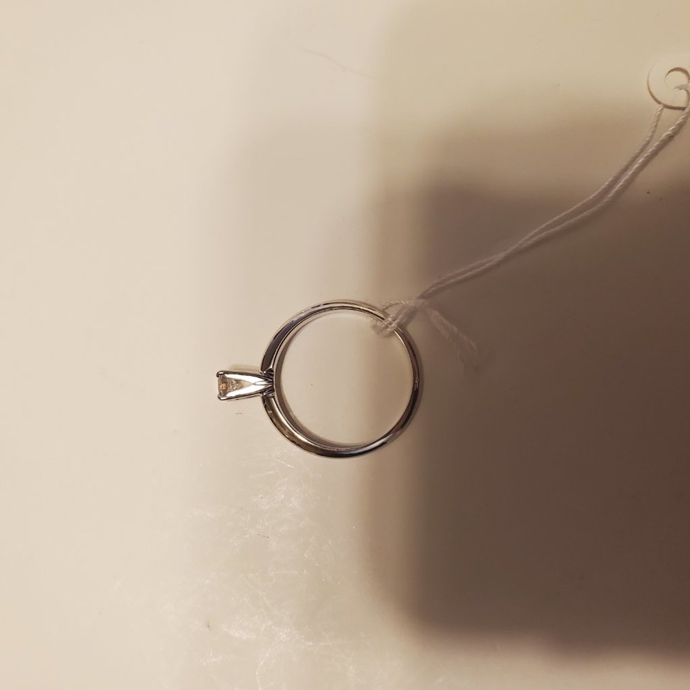 Brand new  14K white gold Solitaire diamond engage - Picture 6 of 7